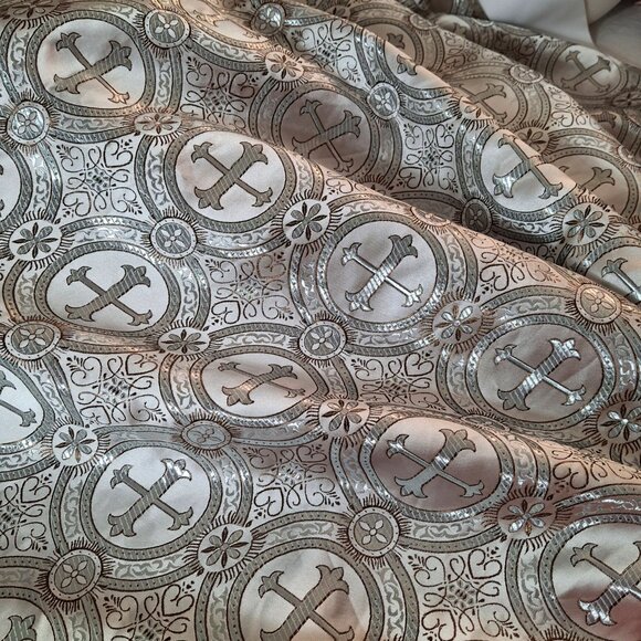 Fabric - Satin Brocade Silver Metallic Lustrous Gothic Print Fabric 3yd x 46in - Picture 7 of 16